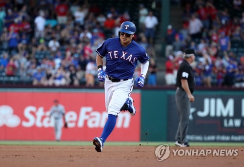 추신수 37세 생일 축포…4경기 연속 멀티 히트(종합)