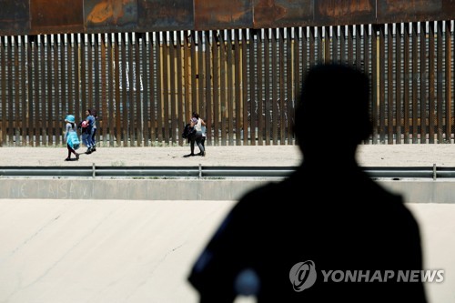 美 '중남미 캐러밴' 망명 사실상 차단…"제3국에 먼저 신청하라"(종합)