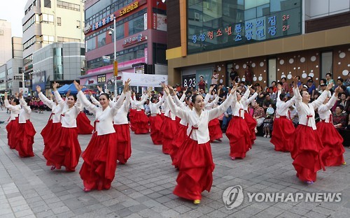 원주 도심거리가 춤으로 들썩…골목카니발 13일 첫 무대