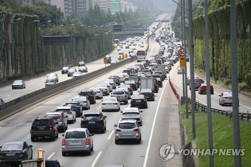 여름휴가 고속도로 7월말∼8월초 가장 붐빈다…승용차 이용 84%