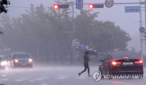 충남 7개 시·군 호우특보…태안 만리포에 104㎜(종합)