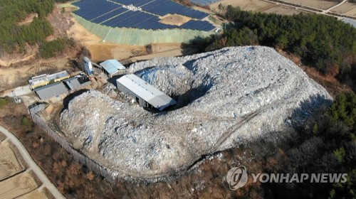 폐기물 무단투기로 '쓰레기산' 만든 업자들 항소심도 징역형