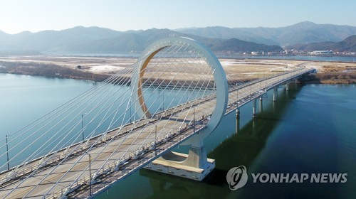 수백억대 소송 위기 몰린 '춘천레고랜드'…사업 차질 불가피