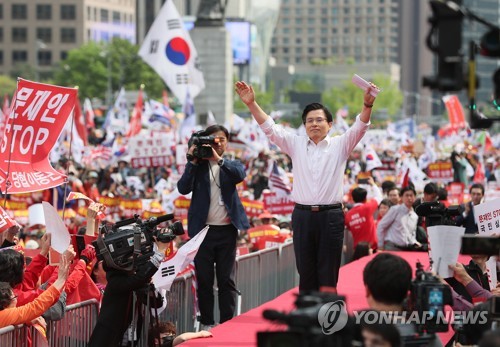 황교안號 '내우외환'…지지율 하락에 당내 위기감 고조