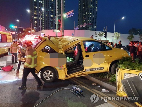 "반성합니다"…'8명 사상' 축구클럽 운전자 법정서 눈물