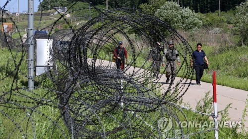 '北목선' 놀란 軍, '새떼'를 '정체불명 항적' 오인…전투기 출격