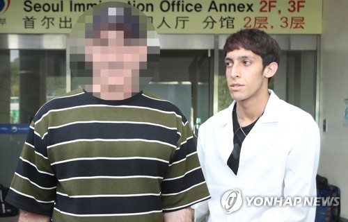 이란 난민 '민혁'군 아버지 난민심사 기간, 내년 2월로 연장