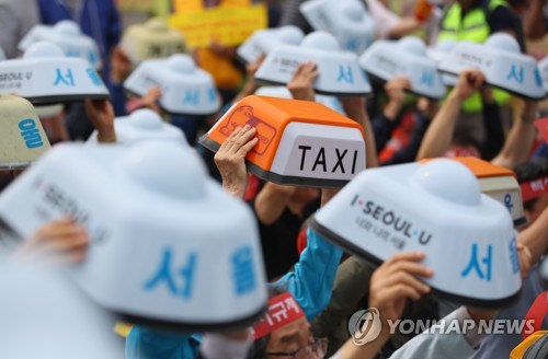 '출퇴근 카풀 허용'·'택시월급제' 국토위 소위 통과