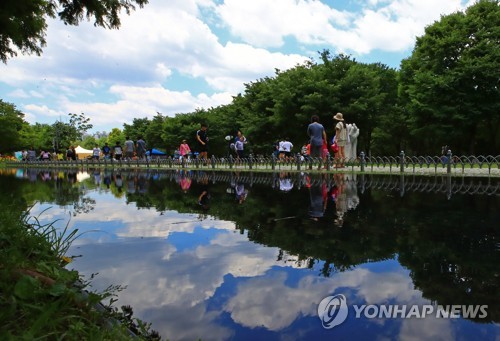 [날씨] 내일 전국 대체로 맑고 더워…중부·제주도는 비