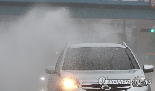 빗길 교통사고 위험 평소의 1.2배…치사율은 3.1배로 증가