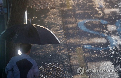 부산지역 장마전선 영향 내일 아침부터 비