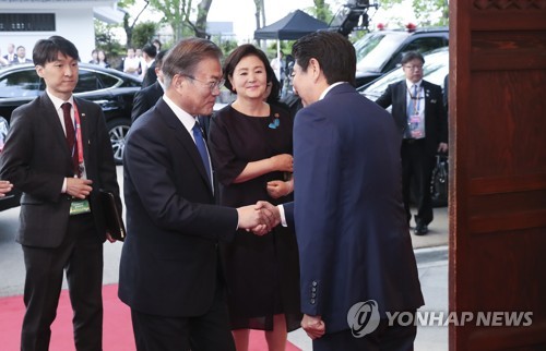 '日보복조치 협의' 잇단 방미 속 트럼프 침묵 깨고 중재 나설까