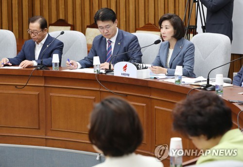 한국당 '北목선 신고자' 초청 간담회…"국정조사 다시한번 요구"(종합)