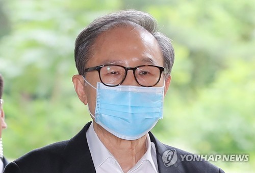 삼성 임원 "이학수 지시로 받은 인보이스에 '다스' 적혀 있어"