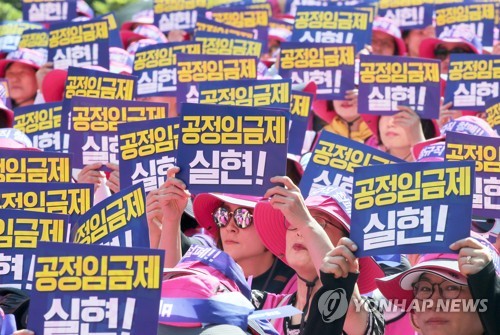 경기 학교비정규직 파업 이틀째…급식차질 590→398개교로 줄어(종합)