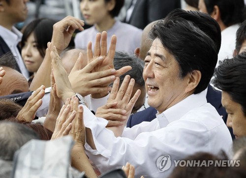 日아베 '한국때리기' 극우에 통했나…산케이 조사서 지지율 상승