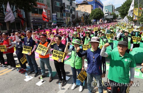 민주노총 "비정규직 해결하자" 노정 교섭 요구…정부는 난색