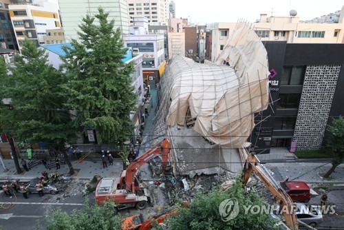 "잠원동 붕괴사고 '인재'…충분한 안전조치 없이 가림막만 달랑"