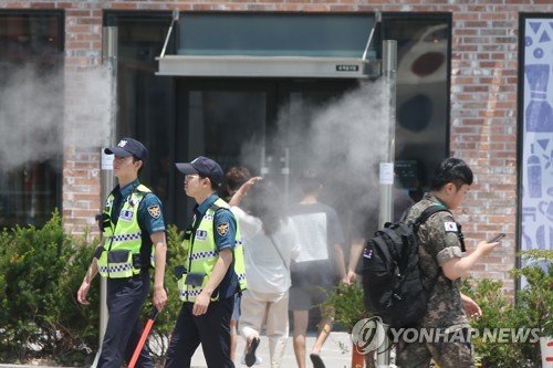 "본격 여름…덥네! 더워" 광주 폭염주의보에 '실내로 실내로'