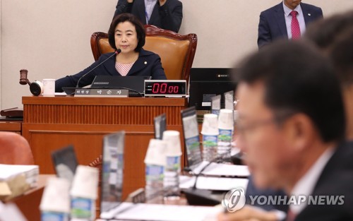 국토위, '3기 신도시·타다·김해신공항' 놓고 설전