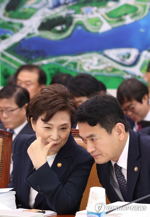 국토위, '3기 신도시·타다·김해신공항' 놓고 설전