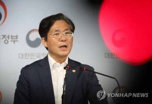 성윤모 "일본 불화수소 주장 근거 없어…12일 양측 만날 것"