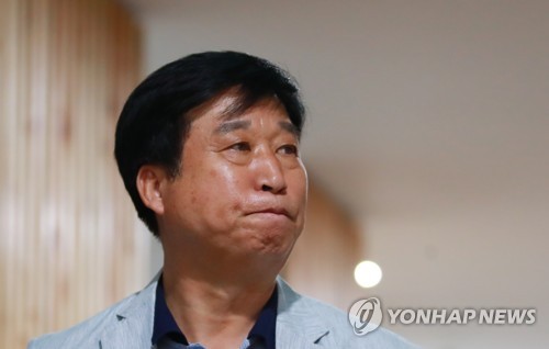 김호철, 재심서 "도의적 잘못 인정…협회에 프로행 추진 알렸다"