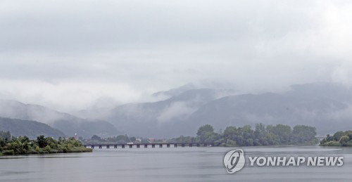 내일 중부·전북 내륙 소나기…남부지방엔 장맛비