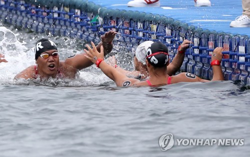 [광주세계수영] 한국 최초 오픈워터 대표팀, 마지막 경기 뒤 눈물 펑펑