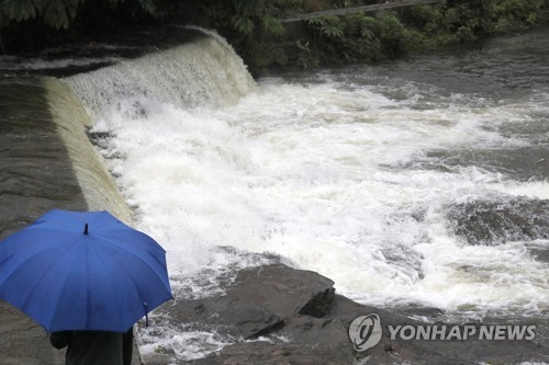 일요일 전국 흐리고 비…오후에 대부분 그쳐