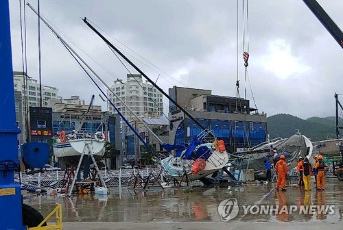 태풍 다나스에 남부지방 폭우…조기 소멸돼 큰 피해 없어