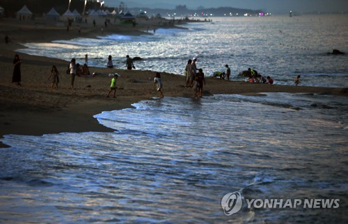 강원 곳곳 열대야 '잠 못 이룬 밤'…낮에도 찜통더위