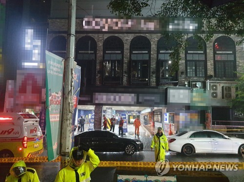 광주 클럽 복층 붕괴로 2명 사망…수영대회 선수 등 17명 부상