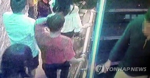 광주서 클럽 복층 붕괴…수영대회 외국인 선수 등 14명 사상