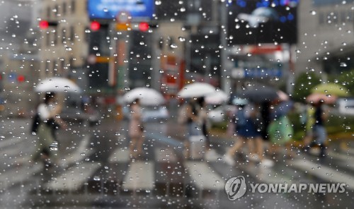 중부지방 막바지 장맛비 '주룩주룩'…남부는 찜통더위 시작