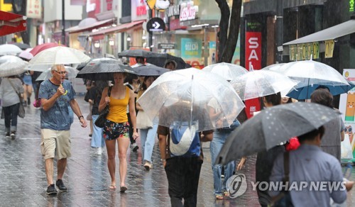 중부지방 새벽 장대비로 장마 끝…남부는 폭염특보