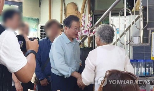 文대통령, 지난 주말 가족들과 제주行…국내외 현안 해법구상(종합2보)