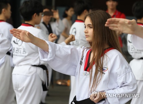 15개국 청소년 태권도 수련생, 국립중앙박물관에서 시연