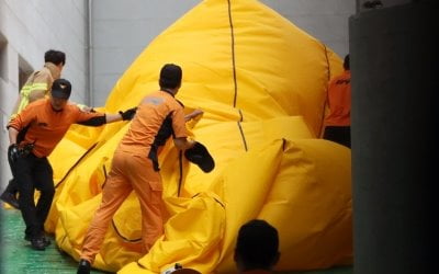 [종합] 거제 살인사건 범인 아파트서 투신 사망…경찰에 "죄송하다"