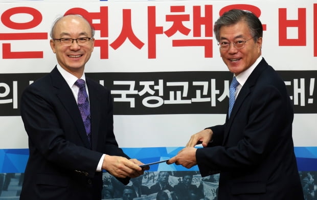 김조원 청와대 신임 민정수석(왼쪽)(사진=연합뉴스)