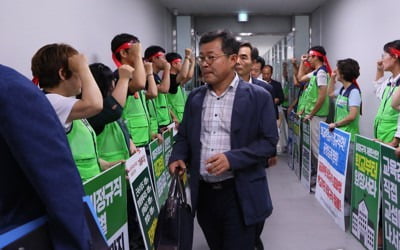 학교비정규직-교육당국 교섭 잠정중단…"2차 총파업 선포"