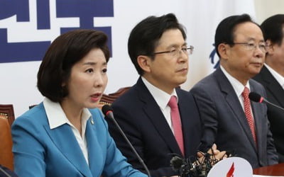 한국당, 日경제보복에 '외교해결' 강조…"반일감정팔이 안돼"