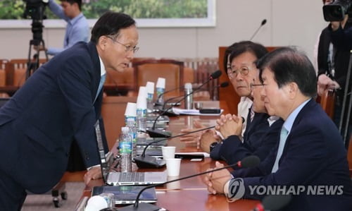 외통위, 한국당 거부로 '日 수출규제 철회촉구 결의안' 불발