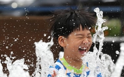 내일 서울 등 중부지방 곳곳 소나기…폭염·열대야 이어져