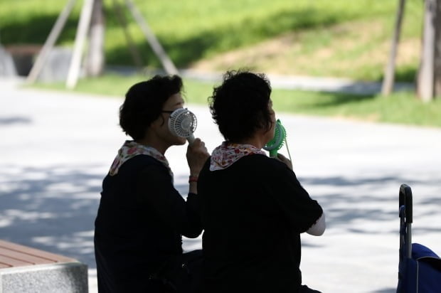 행안부, 폭염위기경보 '심각'단계로 상향조정