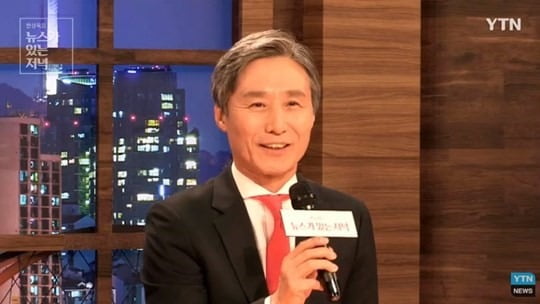 변상욱 YTN '뉴스가 있는 저녁' 앵커, 20대 청년에 '반듯한 아버지 없는 수꼴' 비난 논란