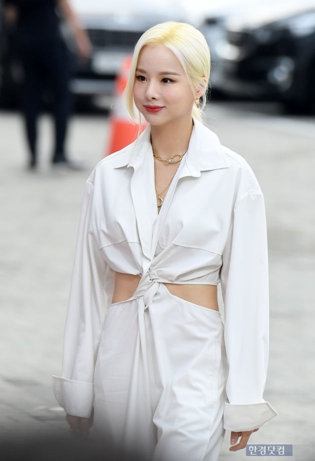 [포토] 솔지, '아무나 소화하기 힘든 의상'(2019 MGMA)