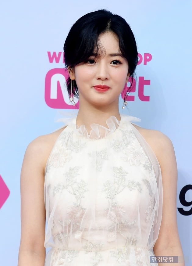 [포토] 윤보미, '작은 입이 귀여워~'(2019 MGMA)