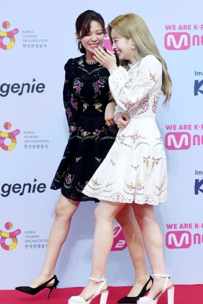 [포토] 에볼루션 카지노 사이트 정연-다현, '행복한 레드카펫~'(2019 MGMA)