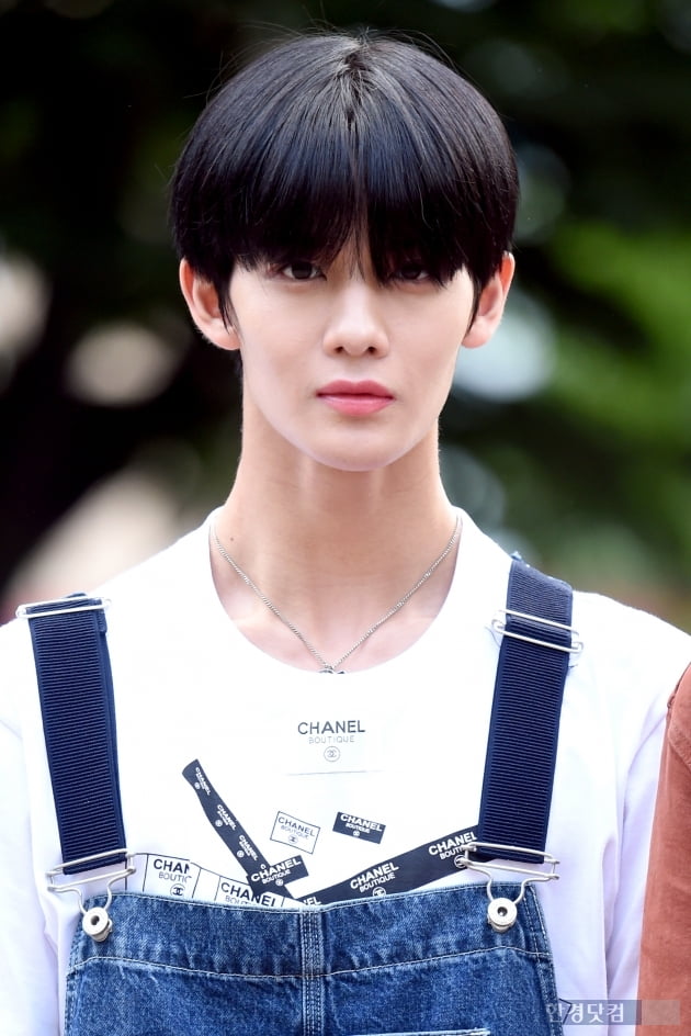 [포토] CIX 배진영, '심쿵 아이컨택~'